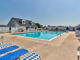 3 4 Beach House with the pool 